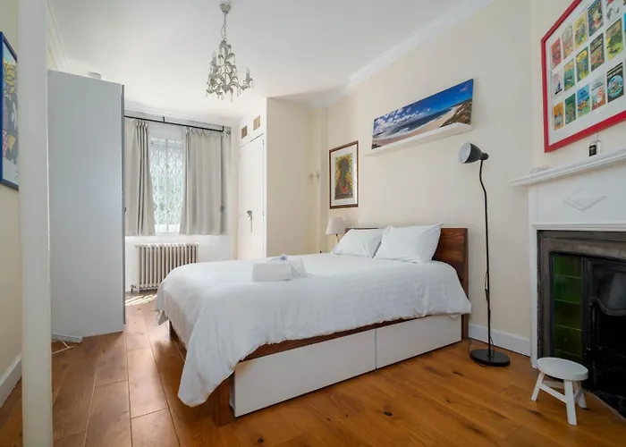 Guestready - Former Pub-Turned-One Bedroom Flat